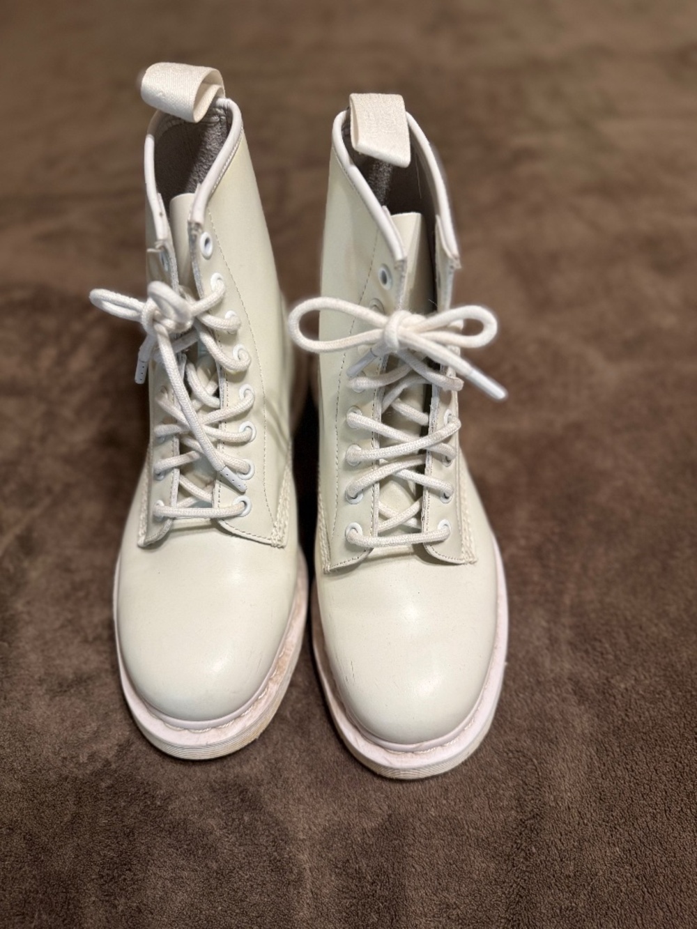 White Dock Martens W8 M7